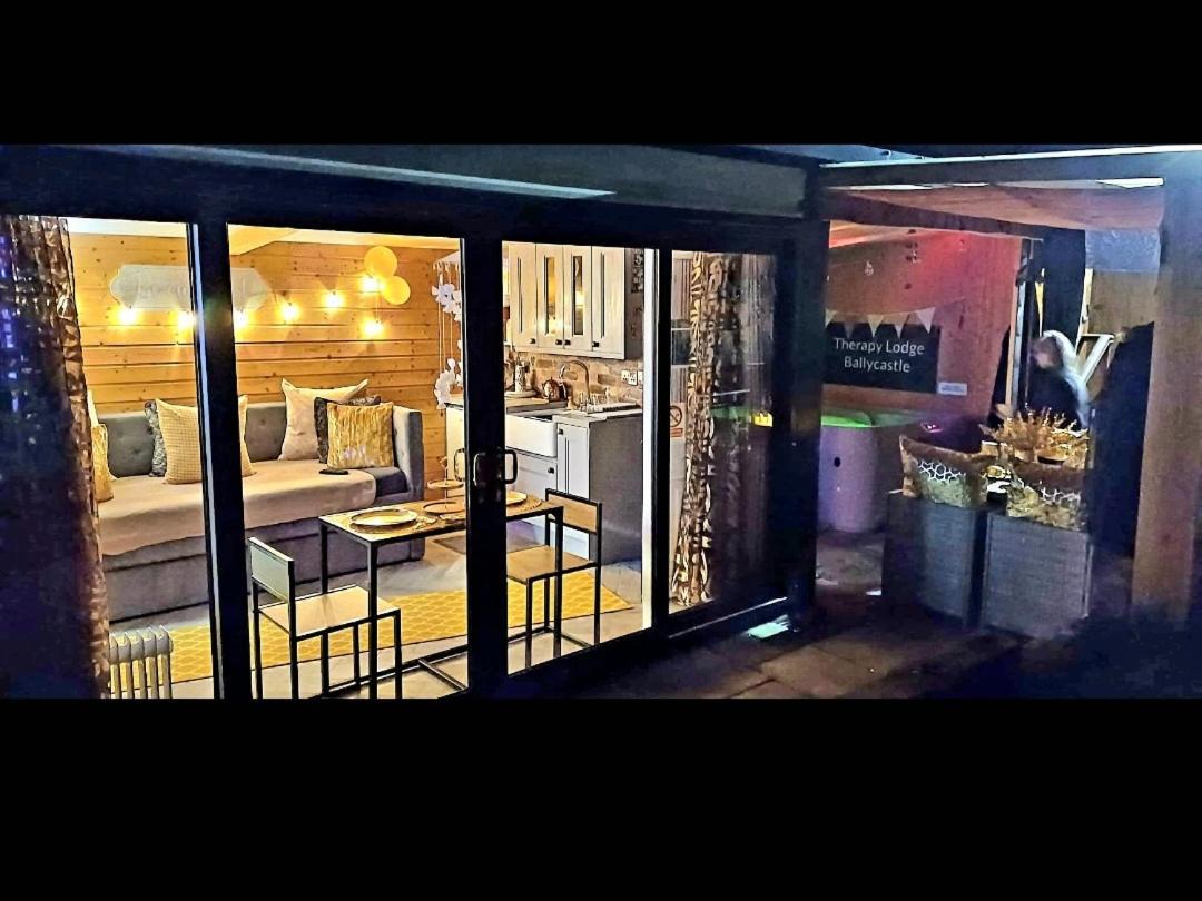 Therapy Lodge Ballycastle Habitación foto